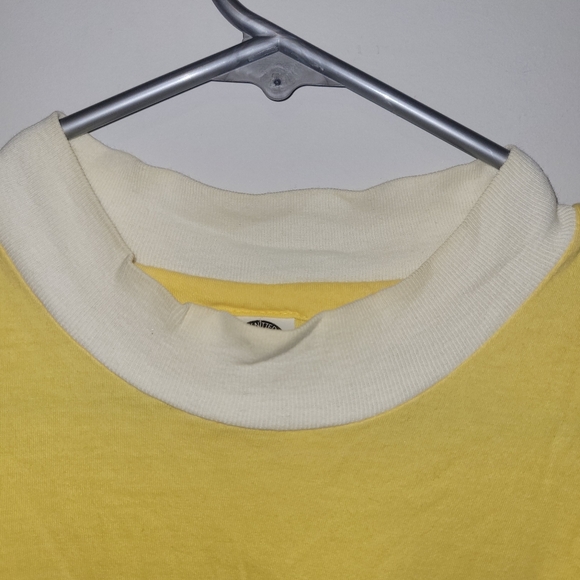 Vintage Graphic Tee Yellow Tribal Print Athletic Knit 100% Cotton L - Picture 6 of 6